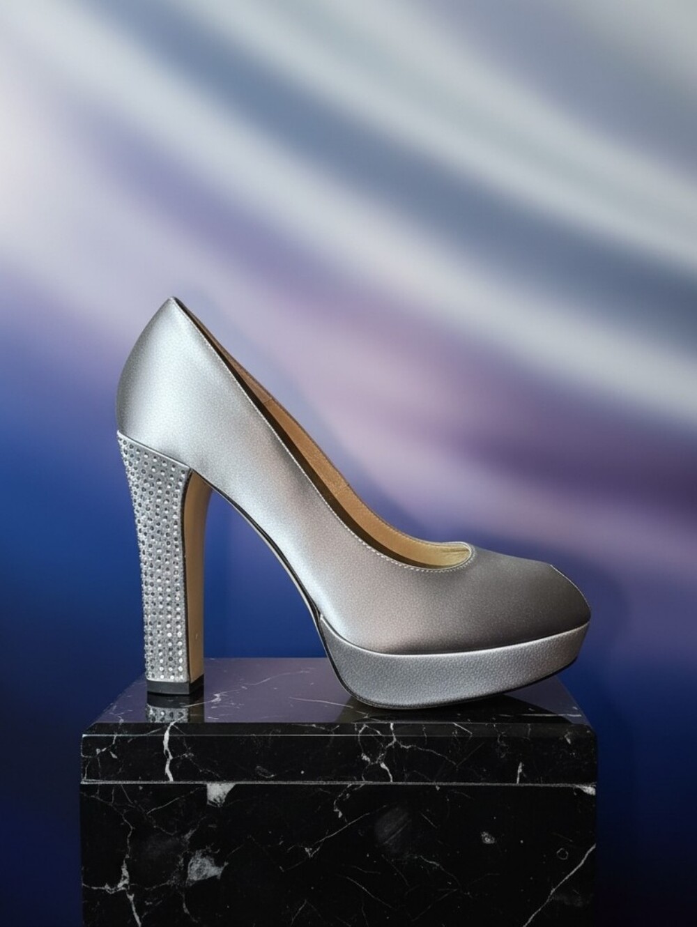 💓NWOB💓Michael Kors Elegant Silver Platform High Heel Pumps